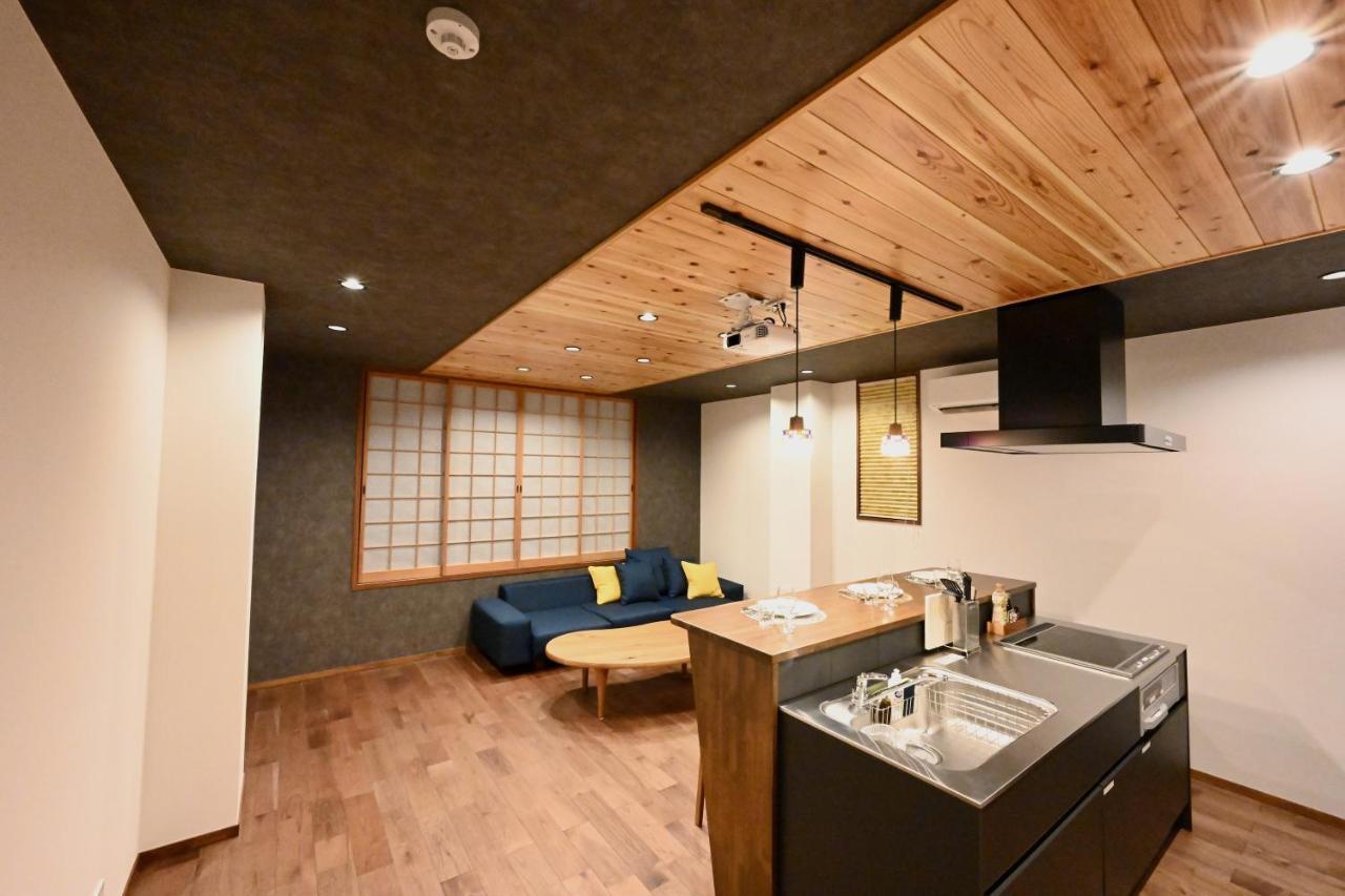 Manabi-Stay Takayama Sakura 提携駐車場利用可 古い町並みまで徒歩1分 最大9名宿泊可能な一等地で人工温泉を楽しむ Zewnętrze zdjęcie