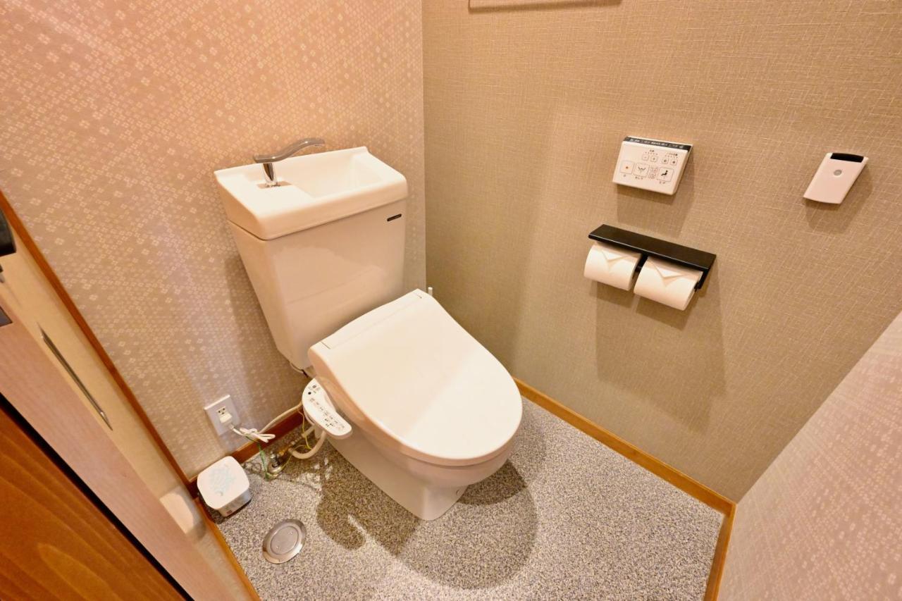 Manabi-Stay Takayama Sakura 提携駐車場利用可 古い町並みまで徒歩1分 最大9名宿泊可能な一等地で人工温泉を楽しむ Zewnętrze zdjęcie